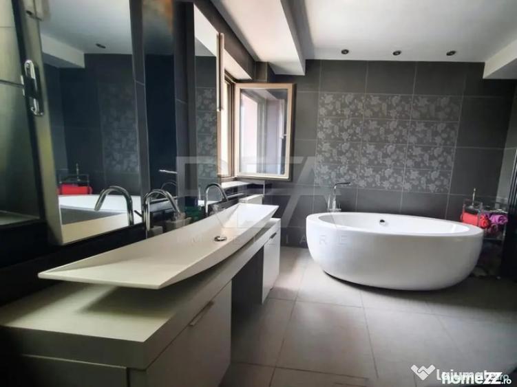 Apartament cu 5 camere decomandat în Matei Voievod
