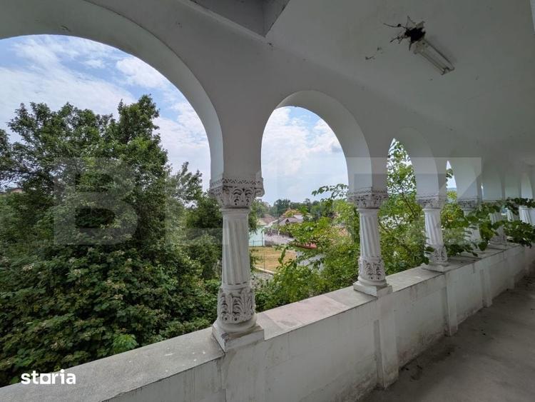 Casă cu 9 camere cu Teren 439 Mp în Central