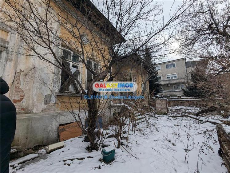 Casă cu 16 camere cu Teren 1745 Mp în Unirii
