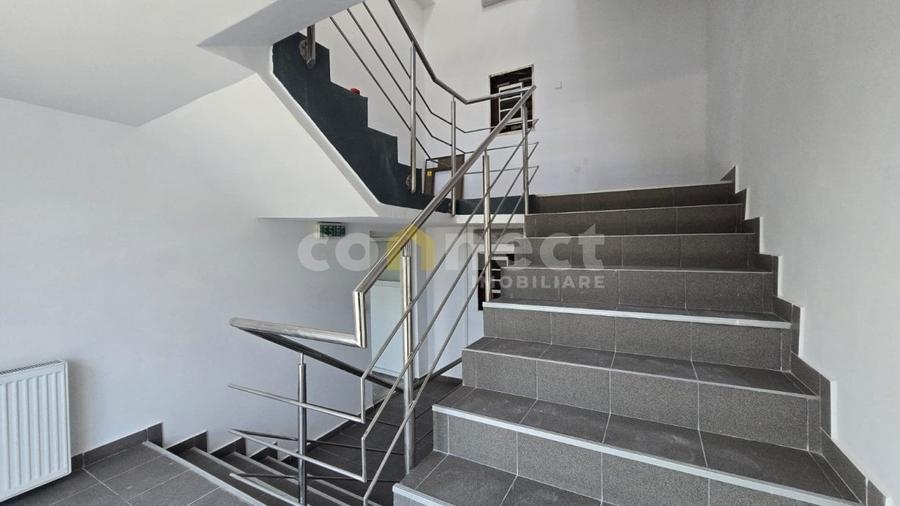 Birou, de 375 mp, în Semicentral