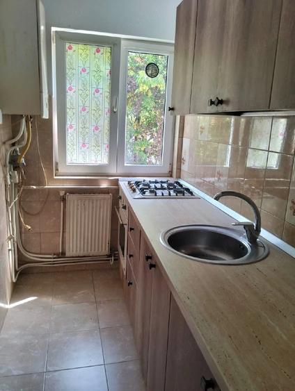 Apartament cu 3 camere semidecomandat în Republicii