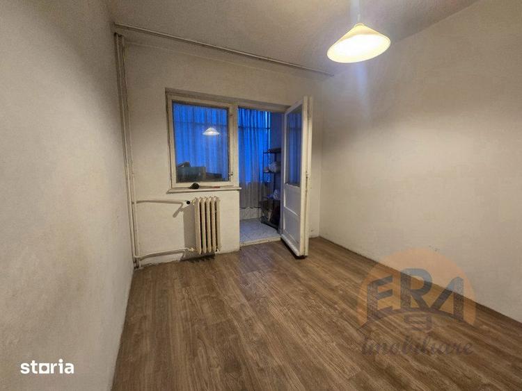 Apartament cu 3 camere semidecomandat în Cantemir