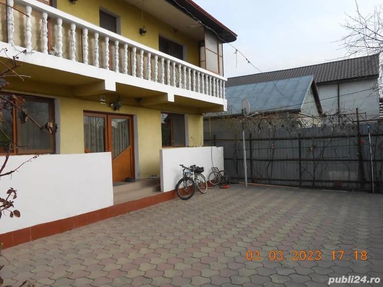 Casă cu 5 camere cu Teren 129 Mp în Lacu Dulce