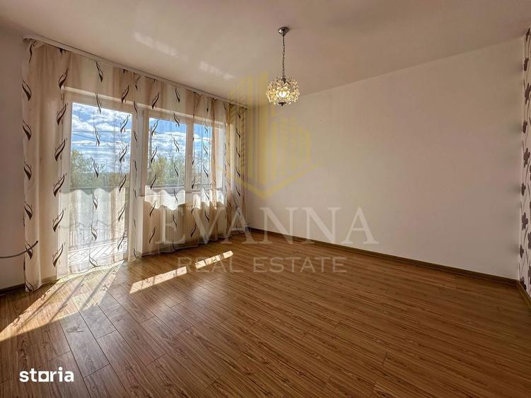 Casă cu 4 camere cu Teren 810 Mp în Central