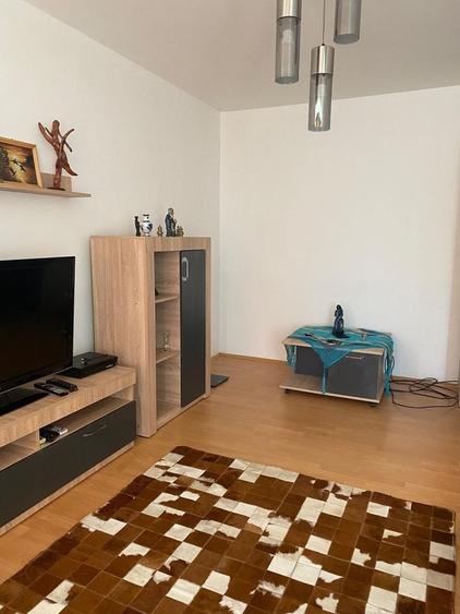 Apartament cu 3 camere decomandat, mobilat în Grivița