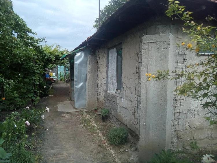 Casă cu 2 camere cu Teren 629 Mp în Sud