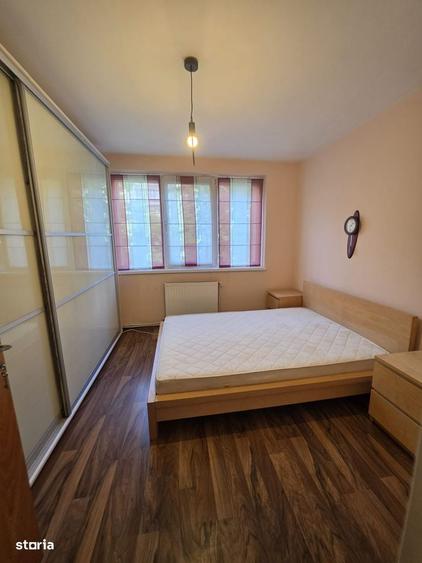 Apartament cu 3 camere decomandat în Cornișa