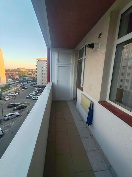Apartament cu 3 camere semidecomandat în Iris