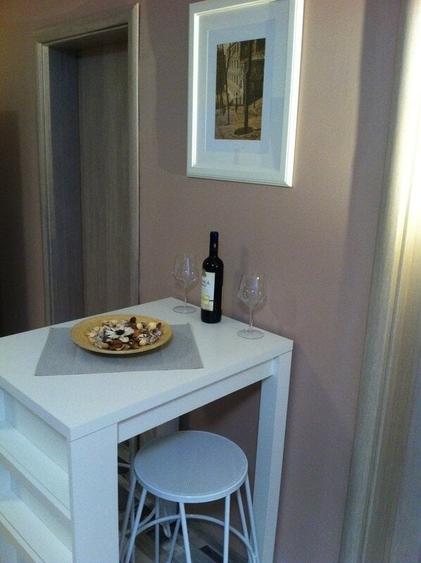 Apartament cu 2 camere semidecomandat, mobilat în Drumul Taberei — fotografia 3