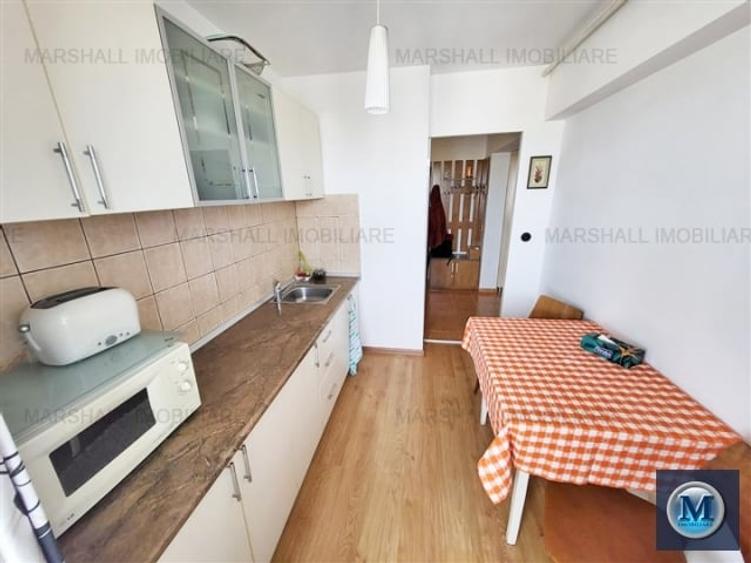Apartament cu 3 camere decomandat, mobilat în B-dul București