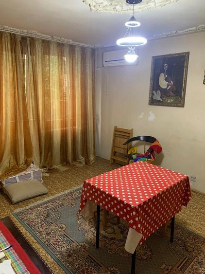 Apartament cu 3 camere decomandat în Rahova