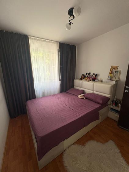 Apartament cu 3 camere semidecomandat în Pantelimon