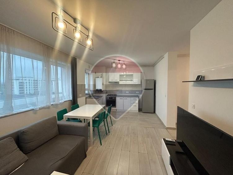 Apartament cu 2 camere, mobilat în Tractorul