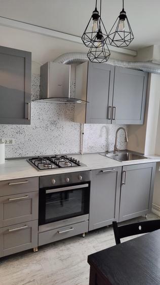 Apartament cu 3 camere, mobilat în Torontalului