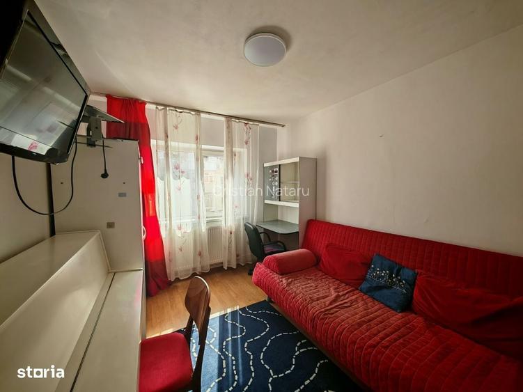 Decomandat, etaj 2/4, 3 camere, Lapus
