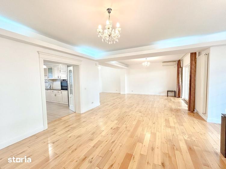 Casă cu 6 camere cu Teren 350 Mp în Central