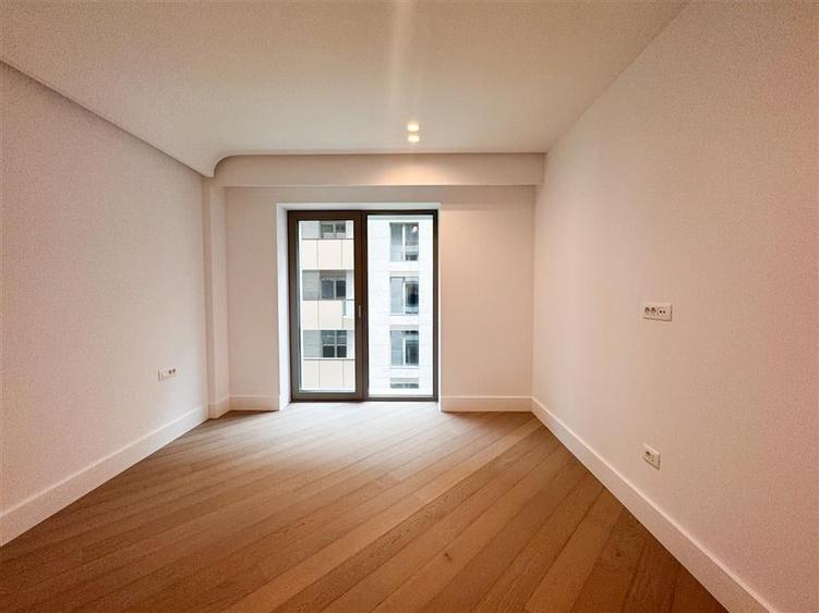 Apartament cu 3 camere decomandat în Iancu Nicolae