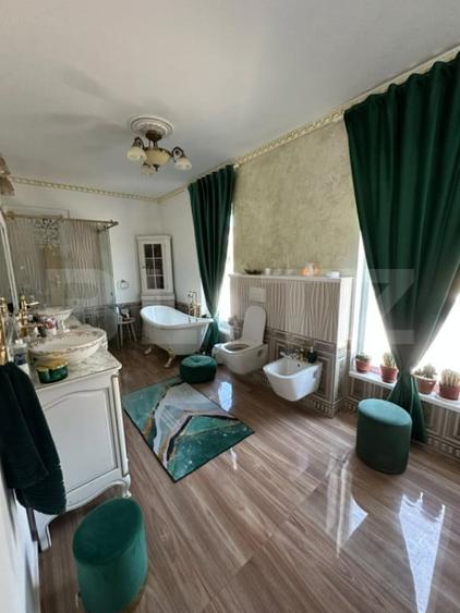 Casă cu 5 camere cu Teren 1604 Mp în Central