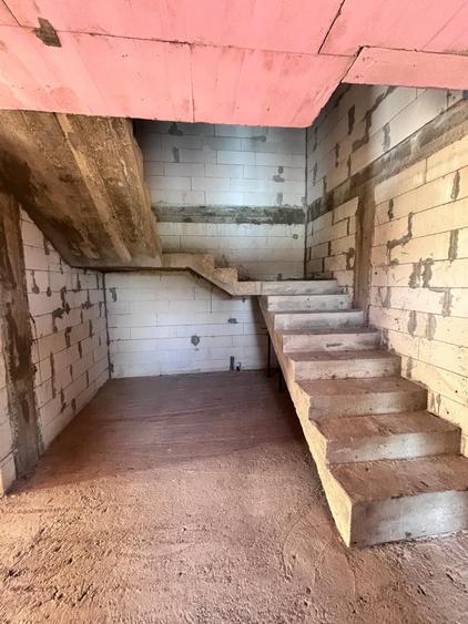 Casă individuală cu 4 camere cu Teren 301 Mp în Micești