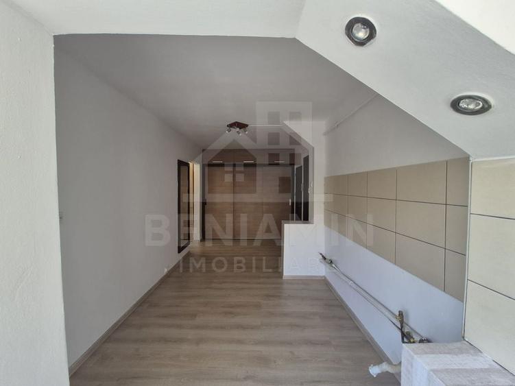 2 Camere decomandat etaj 1 49mp 1 Mai Centrala AC - 1