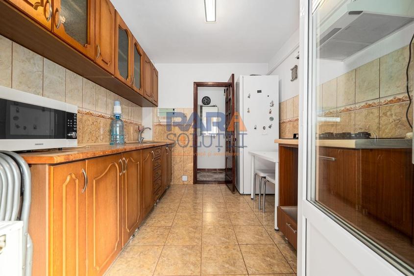 Apartament cu 3 camere semidecomandat, mobilat în Nord