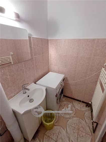 Apartament cu 4 camere decomandat în Nicolina