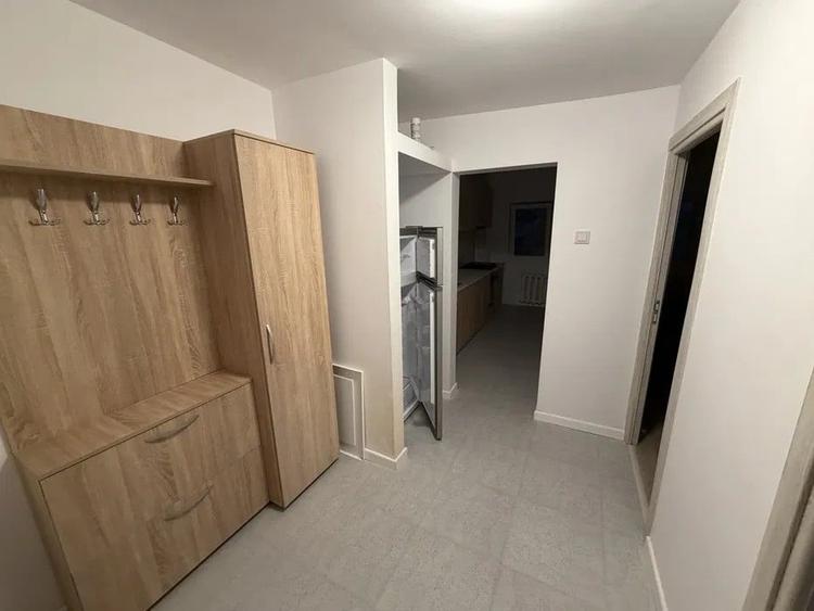 Garsonieră decomandată în Timpuri Noi