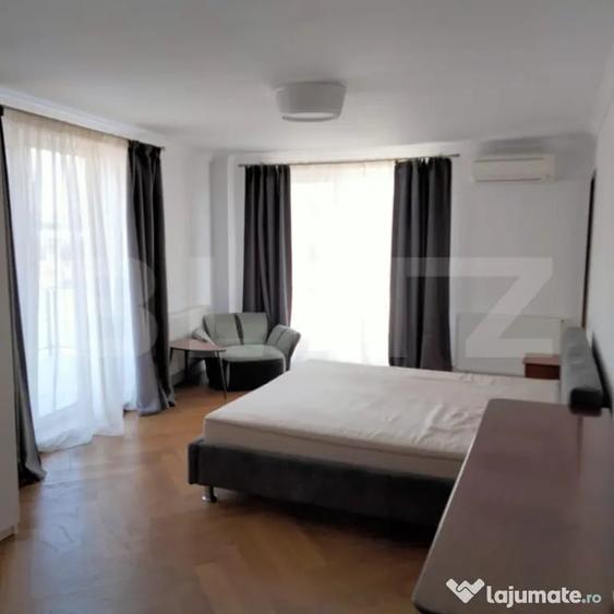 Apartament cu 7 camere decomandat în Grigorescu