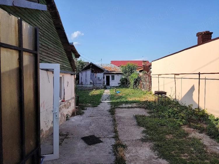 Casă cu 2 camere cu Teren 398 Mp în Nord