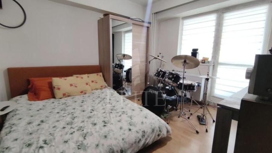 Apartament cu 3 camere decomandat, mobilat în Mărăști