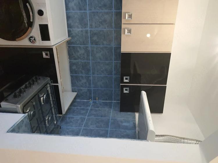 Apartament cu 3 camere semidecomandat în Autogară