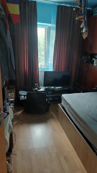 Apartament cu 4 camere decomandat în Lipovei