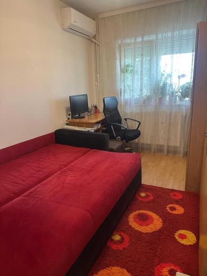 Apartament cu 4 camere decomandat în Energia