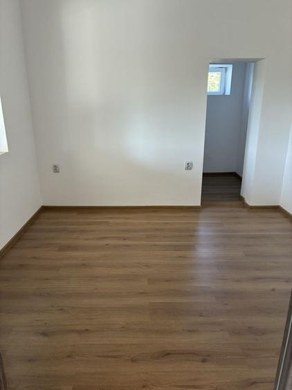Casă cu 4 camere în Șimand