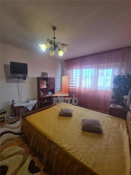 Apartament cu 3 camere decomandat în Gara Ianca