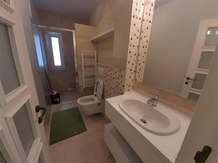 Apartament cu 4 camere decomandat, mobilat în Bucium