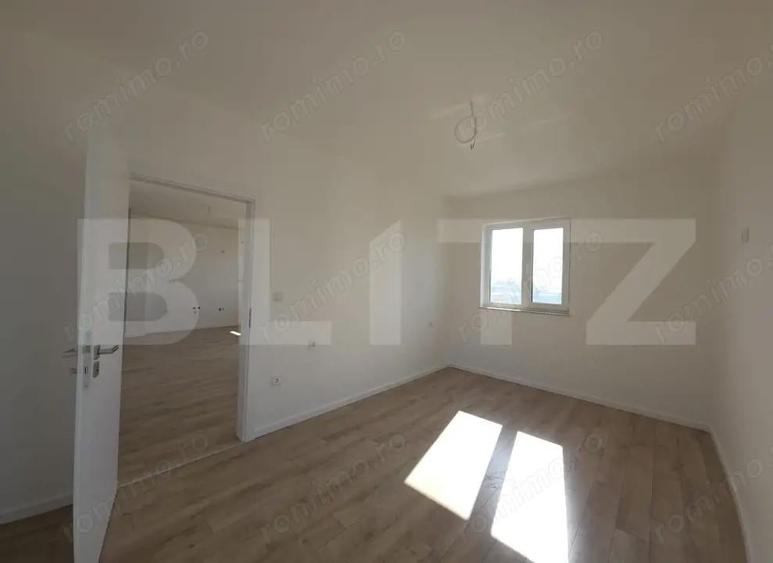 Apartament cu 3 camere semidecomandat în Central