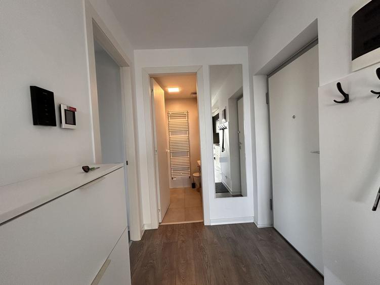 Apartament cu 2 camere semidecomandat, mobilat în Aviației