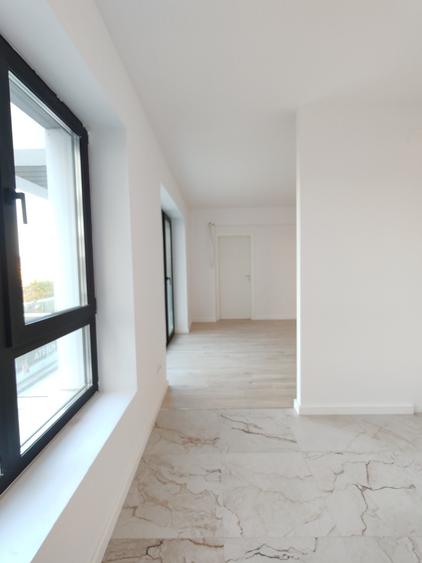 Apartament cu 2 camere semidecomandat în Sisești