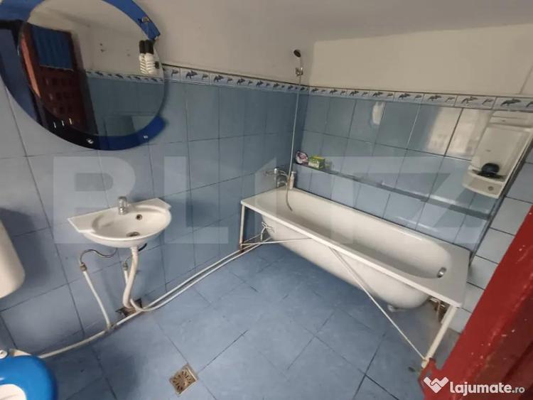 Casă cu 5 camere cu Teren 3900 Mp în Central