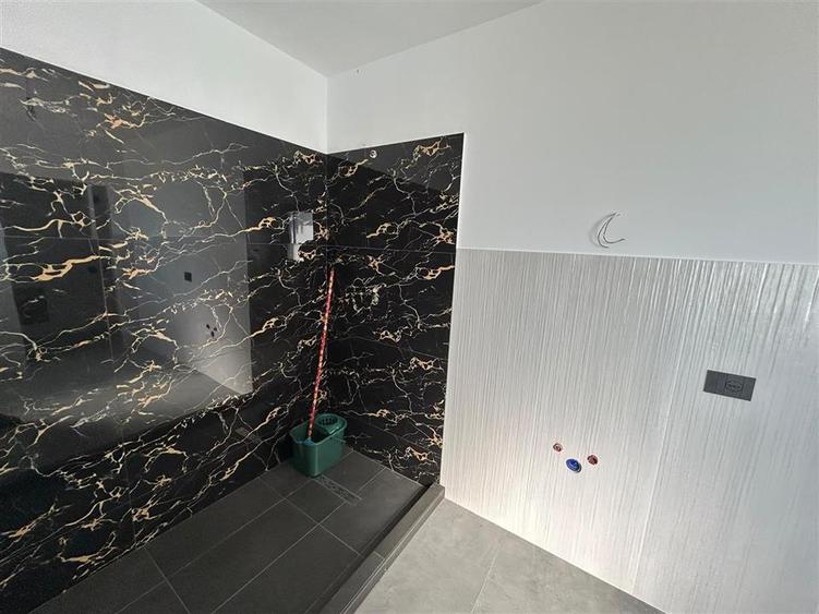 Casă individuală cu 4 camere cu Teren 2389 Mp în Biliești