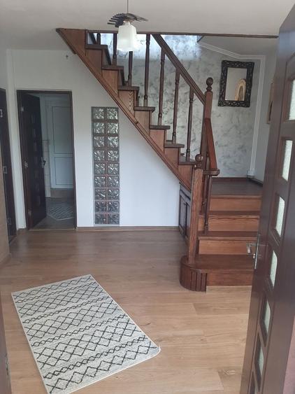 De Vanzare Casa spatioasa cu teren generos - 2