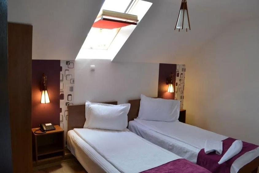 Vand pensiune in Corunca - 4