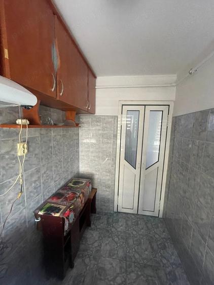 Inchiriez apartament 3 camere zona ostroveni - 3