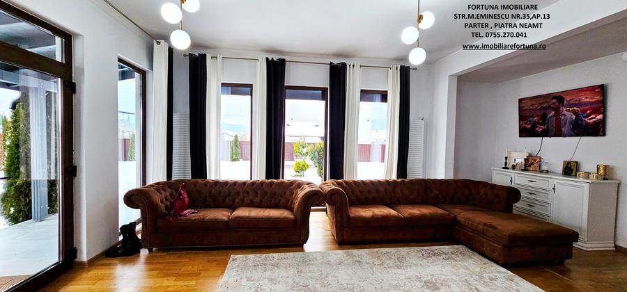 Proprietate D-va Rosie, Casa cocheta, camin de suflet - 1