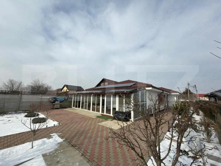 Casa 4 dormitoare, 204 mp, teren 1000 mp, zona Carcea - 1