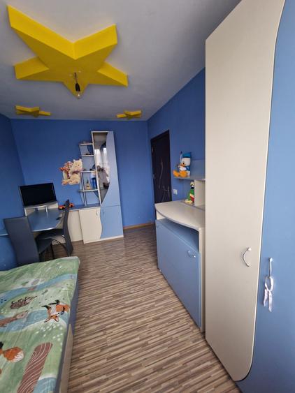 Inchiriez apartament cu 3 camere - 6