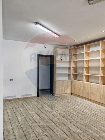 Apartament cu 4 camere de vânzare in zona centrala - 5