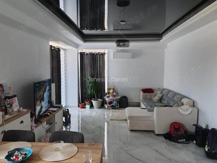 Apartament cu 3 camere în Central Apartament cu 3 camere în Central