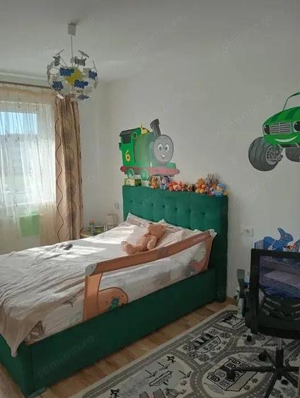 Apartament 3 camere, decomandate, zona Tractorul. - 2